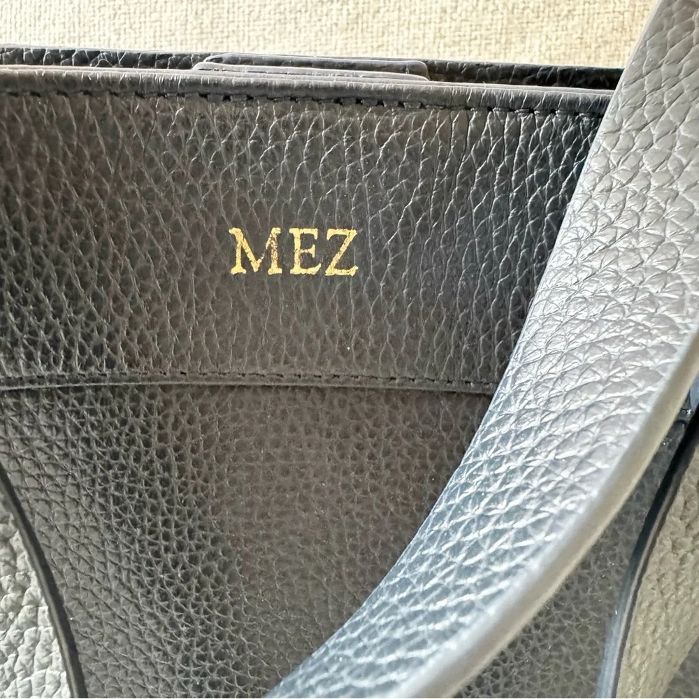 Mark & Graham Essential Leather Tote Navy Monogram MEZ - Picture 3 of 12